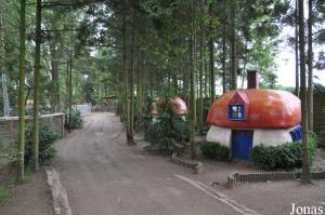 Allée principale du Familiepark Harry Malter