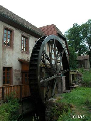 Roue à aube de 7 mètres de diamètre, une des plus grandes d'Alsace