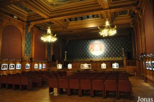 Salle de conférences et exposition photographique