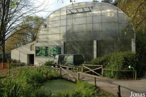 Hall for flamingos and other marshland birds