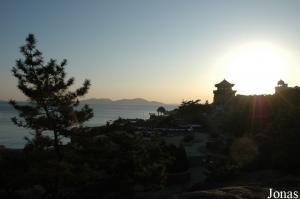 Vue sur le Qingdao Aquarium et la côte